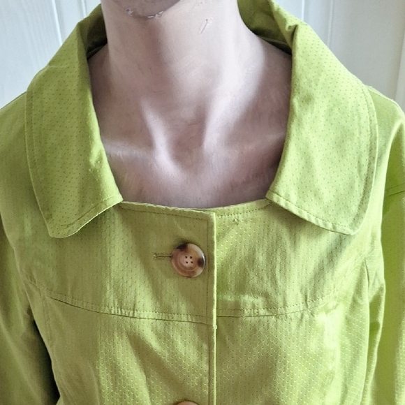 Chic Green R.Q.T. Jacket - Picture 3 of 9